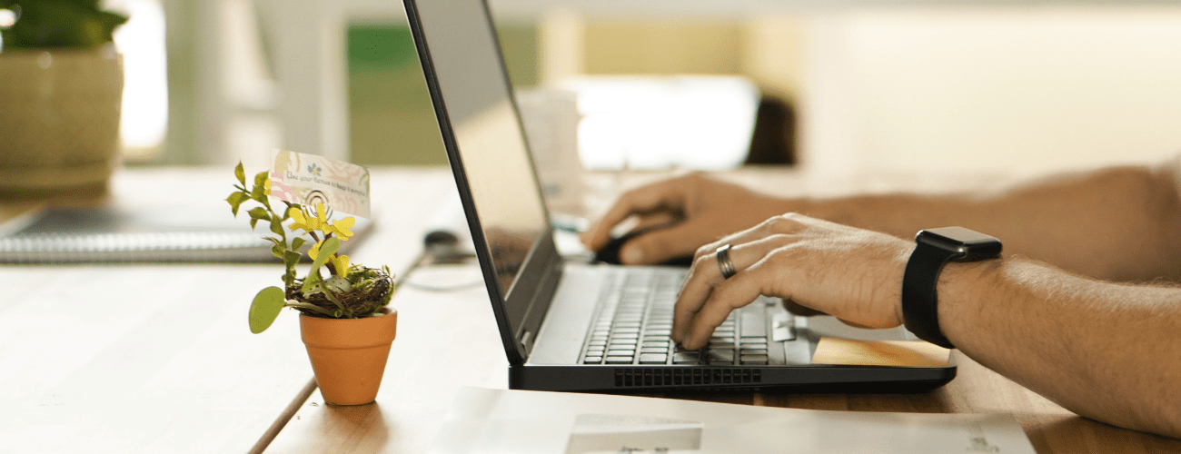 What are the Pros and Cons of Online Dating?